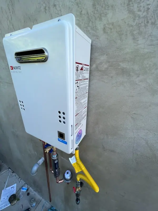 Tankless water heater installation for Aumsville homes